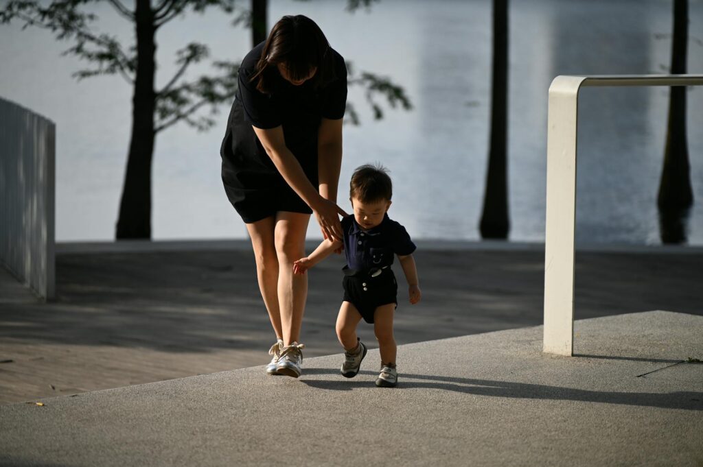 parent child discussing AI